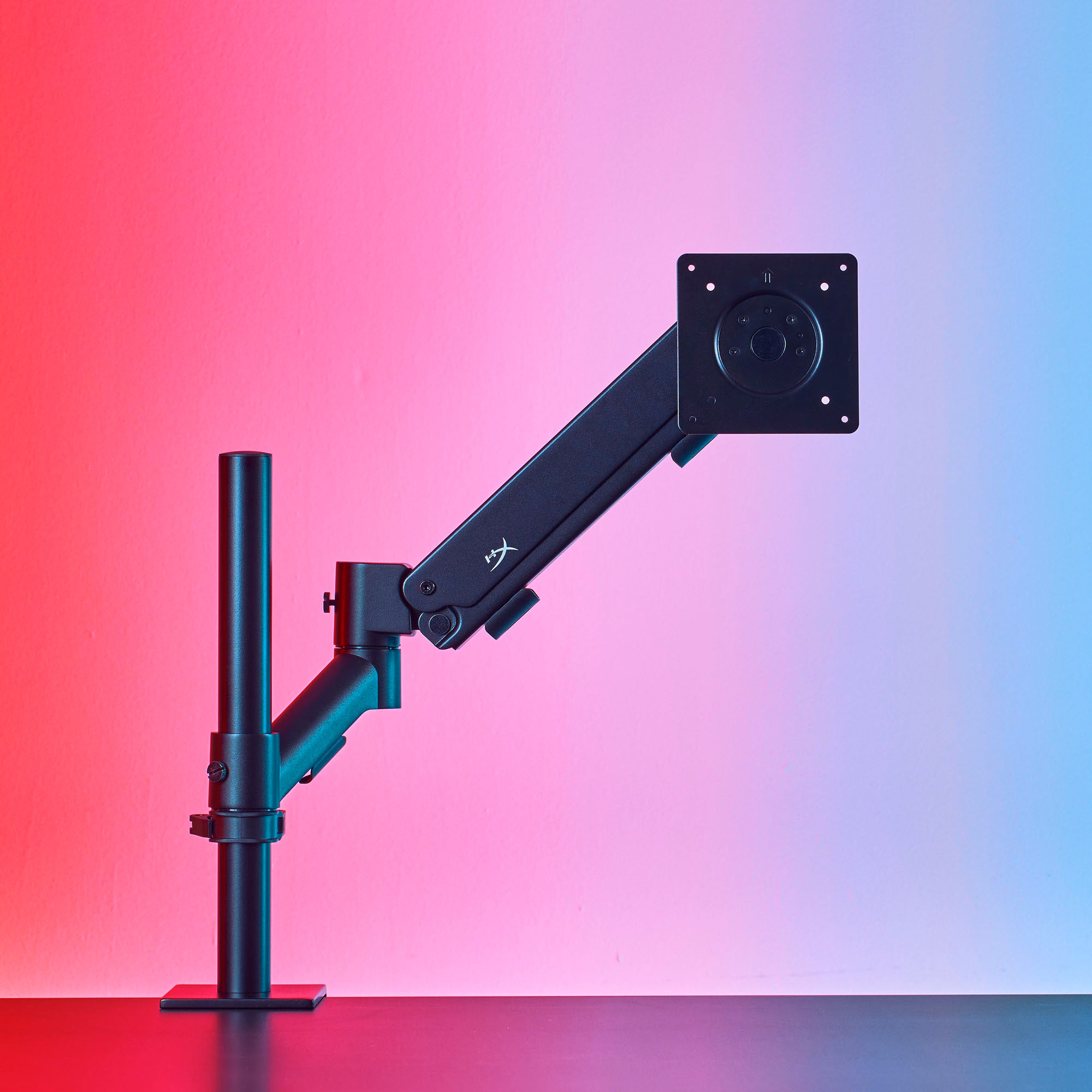 Works with HyperX Armada Single Gaming Mount